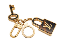 Charger l'image dans la galerie, Pendentif Clé Léo